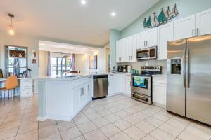 Pet-Friendly Fort Pierce Home with Pool and Kayaks!