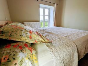 Maisons de vacances Gite Tilly, 5 pieces, 10 personnes - FR-1-591-579 : photos des chambres