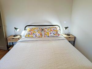 Maisons de vacances Gite Tilly, 5 pieces, 10 personnes - FR-1-591-579 : photos des chambres