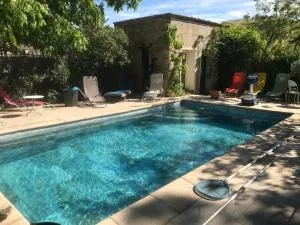 Maison 21, agréable maison de ville avec piscine - 索米耶尔