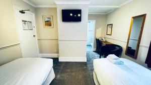 Fairlawns Guest House