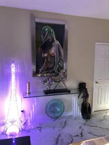 Hollywood Art Studio Apartment