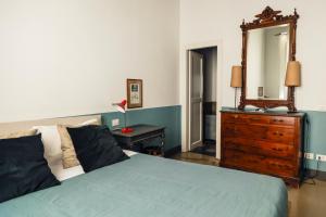 Charming apartment in Monti, steps to Colosseum