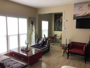 Murano Studio in the Heart of Koreatown