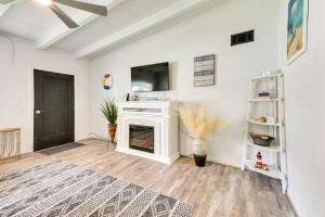 Cozy Fort Walton Beach Escape with Private Patio!