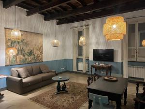 Charming apartment in Monti, steps to Colosseum