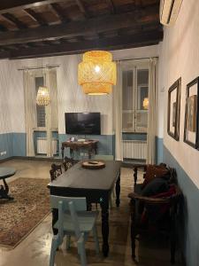 Charming apartment in Monti, steps to Colosseum