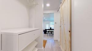 1BR and Sofabed at Whistler on the Lake, Lakefront, Serene Setting, Wood Burning Fireplace