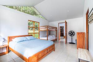 Finca Mango - 40 acre paradise