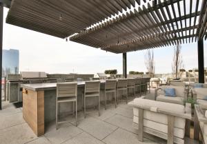 Deluxe Studio Apartment On Broadway