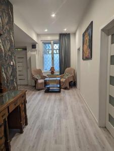 Third Floor Art Idyll