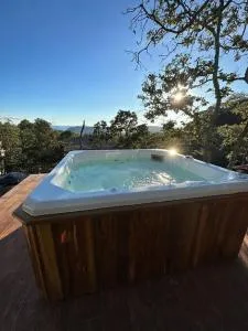 Cabaña en el bosque con jacuzzi al aire libre - La Manzanilla