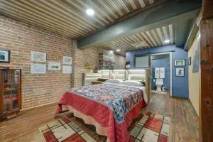 Historic Texarkana Studio Rental Walk to Downtown - Jefferson