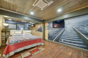 Pet-Friendly Texarkana Studio in The Historic 1894 - Jefferson