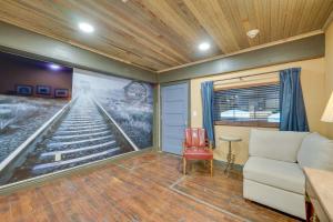 Pet-Friendly Texarkana Studio in The Historic 1894