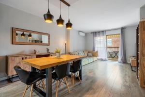 Precioso apto, con piscina en puerto de Cambrils, wifi y parking incluido