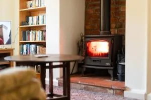 Oak House in Mid Wales with Log Burner By Seren Short Stays - Corris