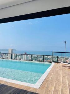 Lindíssimo apartamento vista mar 600m da praia