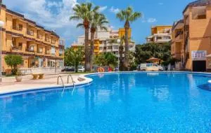 Apartamento Sun and Salt, Punta Prima,fantastic location ,beautiful swimming pool and bbq - Punta Prima