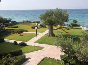 Mola Kalyva SeaView Mesidrili