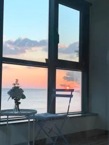 Ocean & sunrise View-10 seconds of beach walk - Three bedrooms - Goseong