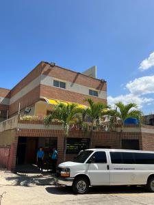 HOTEL MUEVETE POR VARGAS