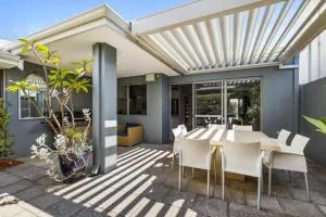 LIME10 - Sandy Toes Villa - Cottesloe