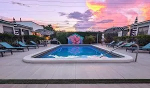 Pier Walk on Deerfield Beach Island - هيلسبورو بيتش