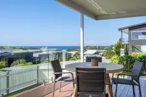 Sea&Country Kiama-Stunning Views-Relaxing-Spacious-Deck-EVC-Travellers Award 2025 - Minnamurra