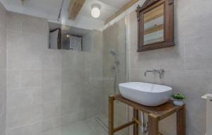 Apartments with a parking space Groznjan, Central Istria - Sredisnja Istra - 21011