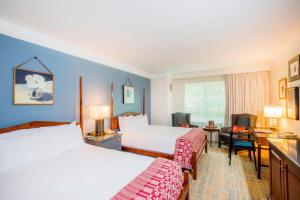 Deluxe Queen Room room in Williamsburg Lodge Autograph Collection