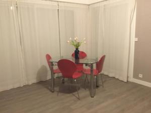 Maisons d'hotes Chambre hote tout confort situee 300 m mer 100 m rue de la mer ouistreham si plusieurs nuits location simple : photos des chambres
