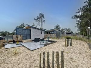 Chalets Chalet haut de gamme - 6 pers - Piscine chauffee - Proche plage - Jullouville - FR-1-361-518 : photos des chambres