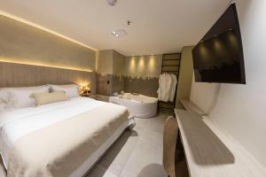 Sonata 44 Hotel Laureles