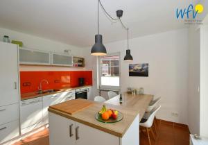Haus Inselparadies- Ferienwohnung Falshöft