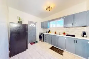 South Hill Cottage - Rendezvous Beach