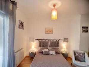 Charmant F2 avec Balcons, Proche Thermes, Animaux Acceptés, Wifi, Ascenseur, Parking Gratuit - FR-1-451-206