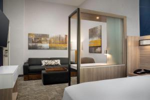 King Suite with Trundle Bed - Hearing Accessible room in SpringHill Suites by Marriott Birmingham Gardendale