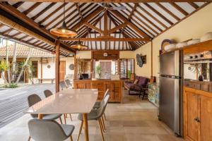 Gorgeous 4 BR Villa in Canggu