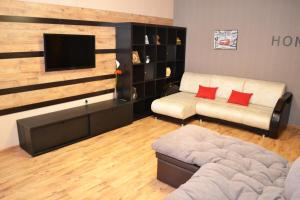 Apartment On Chetaeva 28
