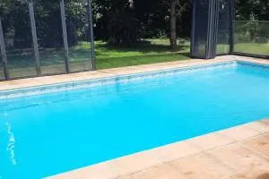 Spacieuse Villa à Firfol avec piscine privée et jardin - Saint-Julien-de-Mailloc