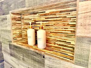 Departamento grande y centrico, con 3 recámaras y 2 baños completos.