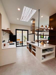 Beach Bliss: 4-Bed Villa Melodia, Canggu