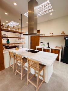 Beach Bliss: 4-Bed Villa Melodia, Canggu