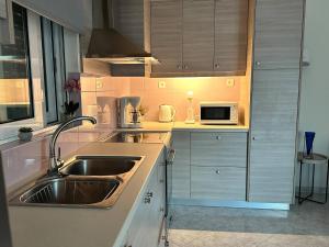 Glikanisos House Nipos - ideal for hikers and families 2bd, 6pl, 10min to beach