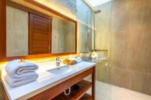 Bright Modern Villa in Perfect Walkable Location