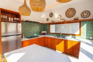 Bright Modern Villa in Perfect Walkable Location