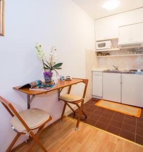Studio Apartments Andrijana