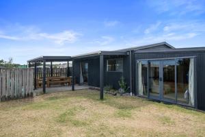 Himatangi Kiwi Bach - Himatangi Beach Holiday Home