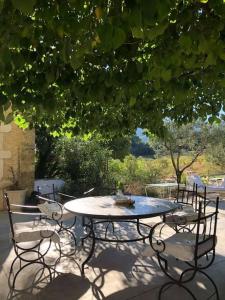 Villas “La Demie Tour” view on The Mont Ventoux. : photos des chambres